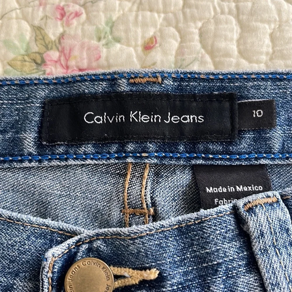 Calvin Klein Cuffed Crop Jean - Picture 2 of 8